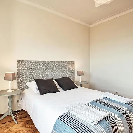 Fuer 17 Personen Und 1 Kind In Appartement Lisboa
