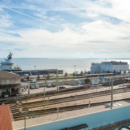 Apartmán Fuer 17 Personen Und 1 Kind In Lisboa